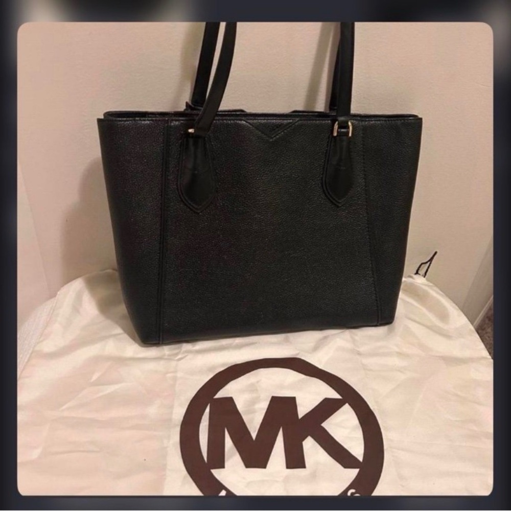 MICHAEL KORS BUNDLE - Picture 4 of 8